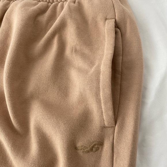 Hollister Other - Hollister Women’s Beige Ultra High Rise Joggers, Size S